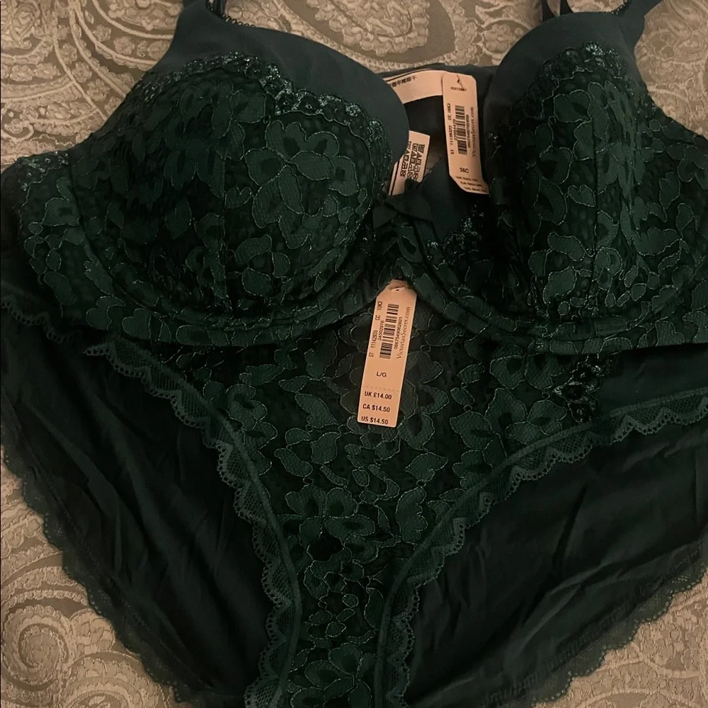 Victoria's Secret Dark Green Lace Bra Set - Picture 6 of 6